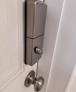 Kwikset 92640-001 Contemporary Electronic Keypad Single Cylinder Deadbolt with 1-Touch Motorized Locking, Satin Nickel, 8 x 4 x 6 31 61TgowDwQ5L