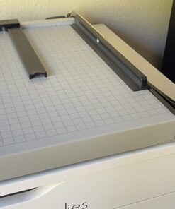 Dahle 15e Vantage Paper Trimmer, 15" Cut Length, 15 Sheet, Automatic Clamp, Adjustable Guide, Metal Base with 1/2" Gridlines, Guillotine Paper Cutter Cut Length: 15" 37 61Ti3VOAsJL