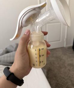 Medela Manual breast pump with Flex Shields Harmony Single Hand for More Comfort and Expressing More Milk 42 61UVL4lsvNL