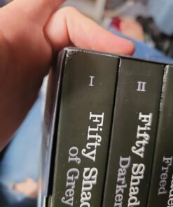 Fifty Shades Trilogy (Fifty Shades of Grey / Fifty Shades Darker / Fifty Shades Freed) 32 61UsyKi5O6L
