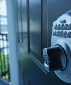 Schlage BE365 CAM 626 Camelot Keypad Deadbolt, Electronic Keyless Entry Lock, Satin Chrome 28 61VI1Z8oPqL