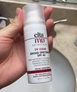 EltaMD UV Clear Face Sunscreen, SPF 46 Oil Free Sunscreen with Zinc Oxide, Protects and Calms Sensitive Skin and Acne-Prone Skin, Lightweight, Silky, Dermatologist Recommended, 1.7 oz Pump 45 61Vc 8IuBML