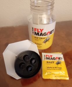 TERRO T380 Outdoor Reusable Fly Magnet Fly Trap - Poison Free Fly Killer and Trap with Bait 50 61WfXbWm8AL