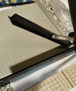 Dahle 15e Vantage Paper Trimmer, 15" Cut Length, 15 Sheet, Automatic Clamp, Adjustable Guide, Metal Base with 1/2" Gridlines, Guillotine Paper Cutter Cut Length: 15" 38 61XRlB6OwjL