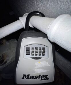 Master Lock Key Lock Box, Outdoor Lock Box for House Keys, Key Safe with Combination Lock, 5 Key Capacity 1 Pack Black 38 61Xq6gHjBEL