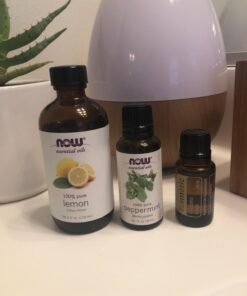 NOW Essential Oils, Lemon Oil, Cheerful Aromatherapy Scent, Cold Pressed, 100% Pure, Vegan, Child Resistant Cap, 4-Ounce 4 Fl Oz (Pack of 1) 35 61YOswy iL