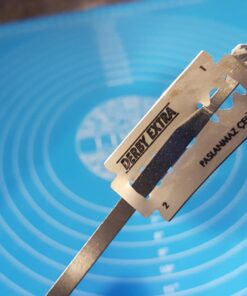 Breadtopia Bread Lame with 5 Blades & Storage Box | Premium Lame Bread Tool | Bread Lame Dough Scoring Tool | Perfect as a Sourdough Scoring Blade | Ideal Gifts for Bakers | 29 61ZZQbRhQbL