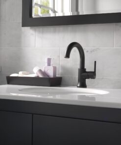 Delta Faucet Trinsic Single Hole Swivel Spout Bathroom Faucet, Black Bathroom Sink Faucet, Single Handle Bathroom Faucet, Diamond Seal Technology, Drain Assembly, Matte Black 559HA-BL-DST Standard Spout 19 61aS A1KL