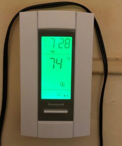 Honeywell TL8230A1003 Line Volt Thermostat 240/208 VAC 7 Day Programmble 23 61aa1D i6PL