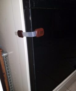 Baby Safety Locks | Child Proof Cabinets, Drawers, Appliances, Toilet Seat, Fridge and Oven | Tools Not Required | Uses 3M Adhesive with Adjustable Strap and Latch System (6-Pack, Brown) 48 61bQL1rXR4L