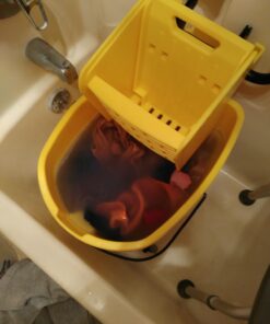 Rubbermaid Commercial Products WaveBrake 35 Qt. Side-Press Mop Bucket and Wringer Combo on Wheels, Yellow, for Professional/Industrial/Business Heavy-Duty Floor Cleaning/Mopping 54 61bRcyRPFkL