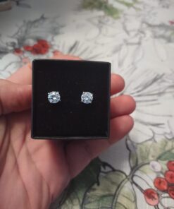 Amazon Essentials Plated Sterling Silver Cubic Zirconia Stud Earrings (Round & Princess) White/Platinum 6.5 mm Round Cut 27 61bWFcIhVOL