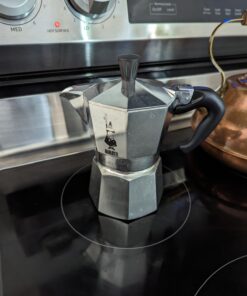 Bialetti - Moka Express: Iconic Stovetop Espresso Maker, Makes Real Italian Coffee, Moka Pot 3 Cups (4.3 Oz - 130 Ml), Aluminium, Silver 3-Cup Aluminum Silver 37 61cDb fd2qL