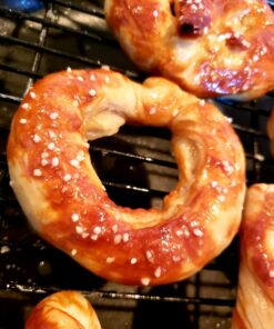 The Complete Baking Book for Young Chefs: 100+ Sweet and Savory Recipes that You'll Love to Bake, Share and Eat! 55 61dIucMskFL