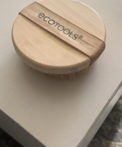 EcoTools Dry Body Brush, For Post Shower & Bath Skincare Routine, Removes Dirt & Promotes Blood Circulation, Helps Reduce Appearance of Cellulite, Eco-Friendly, Vegan & Cruelty-Free, 1 Count Dry Brush, Pink 36 61dLLiEKc6L