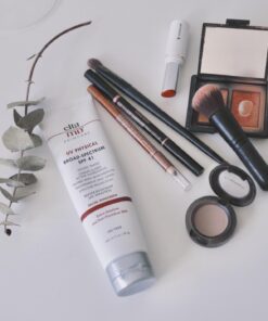 EltaMD UV Physical Tinted Face Sunscreen, SPF 41 Mineral Sunscreen with Zinc Oxide, Water Resistant up to 40 Minutes, Protects Extra Sensitive and Post Procedure Skin, Oil Free, 3.0 oz Tube 33 61fGjW7w5dL