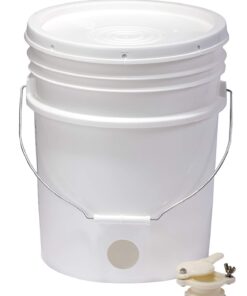 Little Giant® Plastic Honey Bucket | Bucket with Honey Gate | Beekeeping Supplies | Honey Extractor Equipment | Honey Bottling Bucket | Assembled in USA | 5 Gallon 6 61fS5xEMT8L