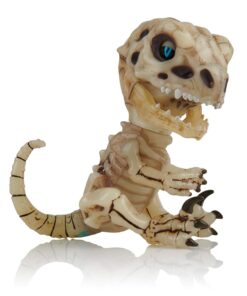 WowWee Untamed Skeleton Raptor by Fingerlings – Gloom (Sand) – Interactive Collectible Dinosaur 16 61fsmTriJL