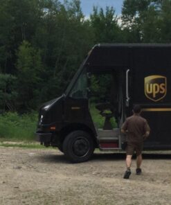 Coleman Portable Camping Chair with 4-Can Cooler, Fully Cushioned Seat and Back with Side Pocket and Cup Holder, Carry Bag Included, Collapsible Chair for Camping, Tailgates, Beach, and Sports Blue 47 61geEWGCZlL