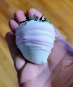 A Gift Inside The Original Love Berries Dipped Strawberries - 12 Berries 12 Love Berries Original 28 61gvKAUwtDL