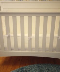 BreathableBaby Breathable Mesh Liner for Full-Size Cribs, Classic 3mm Mesh, White (Size 4FS Covers 3 or 4 Sides) 29 61jUacC81L