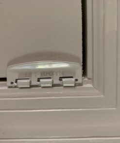 Prime-Line U 9888 Flip Action Door Lock – Reversible White Privacy Lock with Anti-Lock Out Screw for Child Safe Mode, 2-3/4” (Single Pack) 1 28 61kTOCOskCL