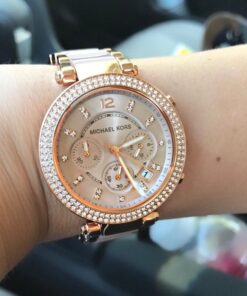Michael Kors Parker Women's Watch, Stainless Steel and Pavé Crystal Watch for Women with Steel, Leather, or Silicone Band Blush/Rose gold 31 61kWQsp0wnL