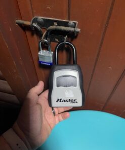 Master Lock Key Lock Box, Outdoor Lock Box for House Keys, Key Safe with Combination Lock, 5 Key Capacity 1 Pack Black 35 61kpcF9ZbwL