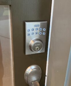 Kwikset 92640-001 Contemporary Electronic Keypad Single Cylinder Deadbolt with 1-Touch Motorized Locking, Satin Nickel, 8 x 4 x 6 43 61kwOEqw L