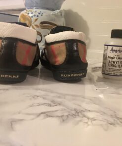 Angelus Brand Acrylic Leather Paint High Gloss Finisher No. 610 - 4oz, Packaging may vary 4 Fl Oz (Pack of 1) 32 61lCGA5Er1L