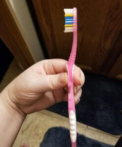 Colgate Extra Clean Toothbrush, Soft Toothbrush for Adults, 6 Count (Pack of 1), Packaging May Vary 6 Count (Pack of 1) Extra Clean Soft 50 61le24cwplL