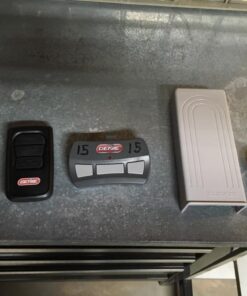 CHAMBERLAIN Clicker Keyless Entry KLIK2U-P2, Works with Chamberlain, LiftMaster, Craftsman, Genie and More, Security +2.0 Compatible Garage Door Opener Keypad, White 59 61mOYaBjpfL