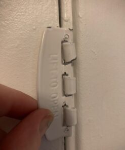 Prime-Line U 9888 Flip Action Door Lock – Reversible White Privacy Lock with Anti-Lock Out Screw for Child Safe Mode, 2-3/4” (Single Pack) 1 32 61nFk4hCSiL