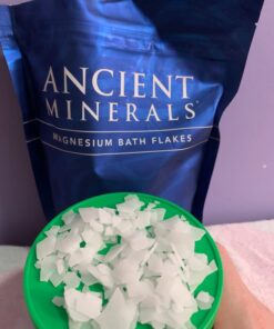 Ancient Minerals Magnesium Bath Flakes of Pure Genuine Zechstein Chloride - Resealable Magnesium Supplement Bag That Will Outperform Leading Epsom Salts (26.4 Ounce) 1.65 Pound (Pack of 1) 26 61nsDFVqvPL