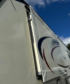 Meguiar's M6732 Marine/RV One Step Compound - Marine and RV Restorer That Removes Heavy Oxidation and Scratches While Restoring Gloss - 32 Oz One-Step Compound (32 Oz) 46 61qpFOk5ML