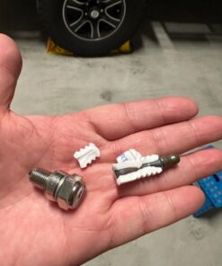 GENMAX Portable Inverter Generator, 2000W Ultra Quiet Gas Engine, EPA Compliant, Eco Mode Function, Ultra Light, Suitable for Backup Home and Camping(GM2000i) GM2000i 34 61r3LanHAlL