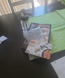 OXO Good Grips 14-Piece Cookie Press Set 57 61rWE329q6L