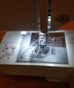 Brother Sewing and Quilting Machine, CS6000i, 60 Built-in Stitches, 2.0" LCD Display, Wide Table, 9 Included Sewing Feet, Beige/Blue 73 61t0FOXO L