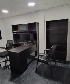 Amazon Basics Classic Faux Leather Office Desk Guest Chair with Metal Frame, Black, 27.4D x 23.6W x 35.8H in 30 61tiosrWPoL