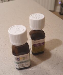 Aura Cacia Discover Essential Oils Kit, 4-Pack, Lavender, Eucalyptus, Peppermint & Tea Tree Oils, Excellent Starter Set Essential Oils Kit: Eucalyptus/Lavender/Peppermint/Tea Tree 40 61v73OJUDHL