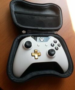 Hermitshell Travel EVA Case Carrying Pouch Cover Bag Compact Size Fits Microsoft Xbox One/Xbox One S/Xbox One X Wireless Controller 32 61vMjKrusdL