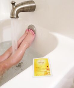 Weleda Baby Calendula 2-in-1 Gentle Shampoo and Body Wash, 6.8 Fluid Ounce, Plant Rich Cleanser with Calendula and Sweet Almond Oil Shampoo and Body Wash- Calendula 6.8 Fl Oz (Pack of 1) 39 61w ussijYL