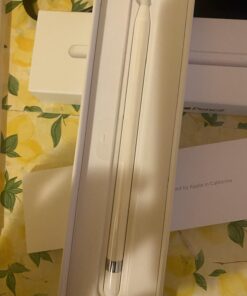 Apple Pencil (1st Generation): Pixel-Perfect Precision and Industry-Leading Low Latency, Perfect for Note-Taking, Drawing, and Signing documents. USB-C Adapter 22 61wyHTWa3gL