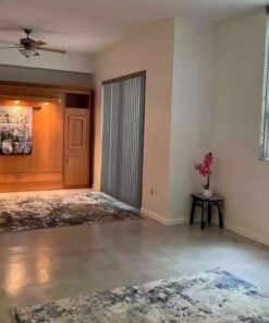 Bona Multi-Surface Floor Polish - 32 fl oz - High Gloss Shine - 32 oz covers 500sq ft of flooring - for use on Stone, Tile, Laminate, and Vinyl Floors Multi-Surface - High Gloss 32 Fl Oz (Pack of 1) 47 61xDWBFankL