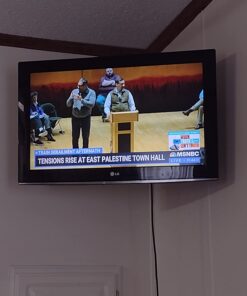 Perlegear Corner TV Wall Mount for Most 26-60 inch TVs up to 99 lbs, Full Motion Corner TV Mount with Dual Articulating Arms, Corner TV Bracket with Swivel Tilt Extension, Max VESA 400x400mm, PGCMF4 42 61xULkqLOhL