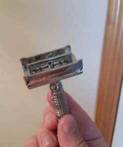 VIKINGS BLADE The Chieftain Safety Razor + 5 Swedish Platinum Super Blades + Carry Case Chromium Silver 49 61xUsIZrytL