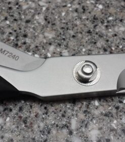 Shun Cutlery Kitchen Shears, Stainless Steel Cooking Scissors, Blades Separate for Easy Cleaning, Comfortable, Non-Slip Handle, Kitchen Shears Heavy Duty 28 61xegt9oEGL