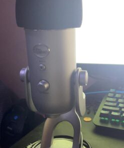 Logitech for Creators Blue Yeti USB Microphone for Gaming, Streaming, Podcasting, Twitch, YouTube, Discord, Recording for PC and Mac, 4 Polar Patterns, Studio Quality Sound, Plug & Play-Silver 33 61xqwrnyAL