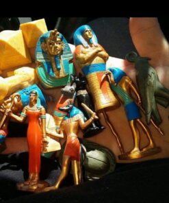 Safari Ltd. Ancient Egypt TOOB - 12 Mini Figurines: Nefertiti, Bastet, King Tut, Isis, Amulet, Mummy, Scarab, Pyramids, Sphinx, Thoth, Anubis & More - Educational Toys Boys, Girls & Kids 3+ 26 61zGlCwqwmL