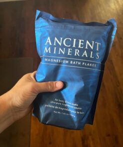 Ancient Minerals Magnesium Bath Flakes of Pure Genuine Zechstein Chloride - Resealable Magnesium Supplement Bag That Will Outperform Leading Epsom Salts (26.4 Ounce) 1.65 Pound (Pack of 1) 28 61zlOLuuwqL